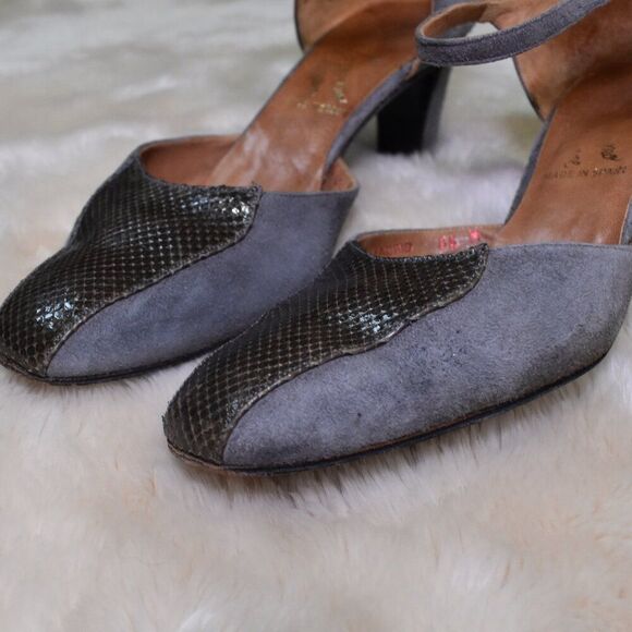 Salvatore Ferragamo VTG Gray Suede Leather Heels Sz 8.5 Block Ankle Strap - Picture 8 of 14